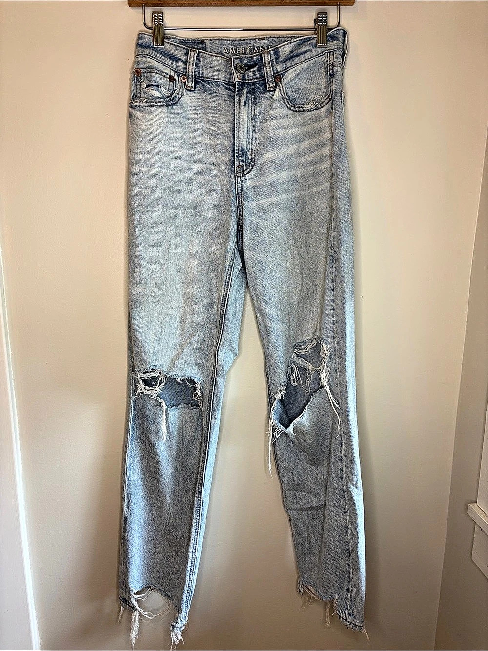 American Eagle STRIGID Distressed Straight Leg Jeans in Blue